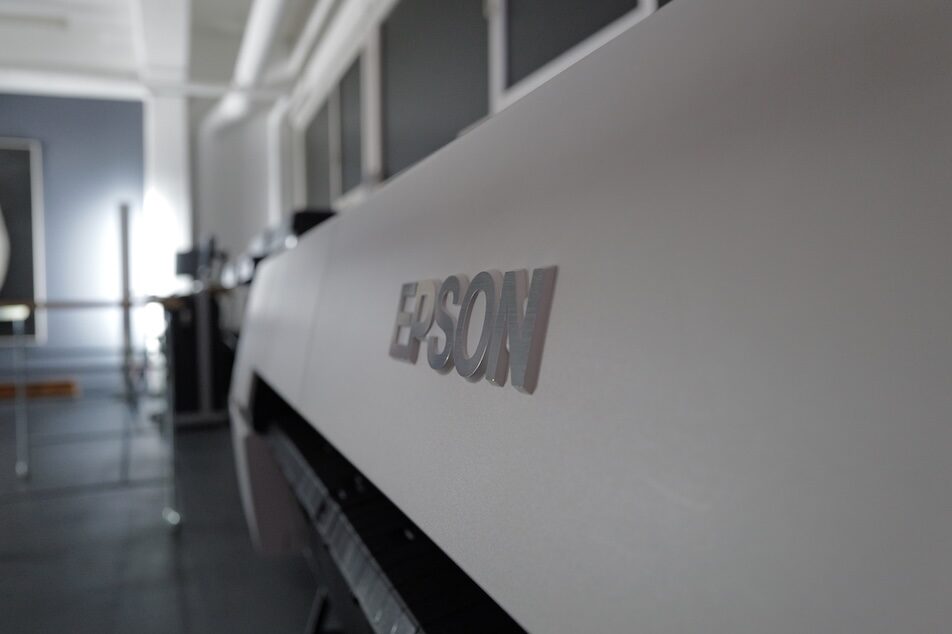 Epson SC P20000 bei recom art care im Studio in Berlin Moabit